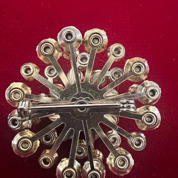 Vintage Large Selini Aurora Borealis Rhinestone Brooch Gold Tone Circle Floral - Picture 3 of 3